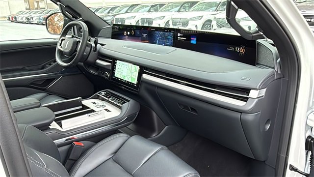 New 2025 Lincoln Navigator Reserve w/ Jet Appearance Package image 6