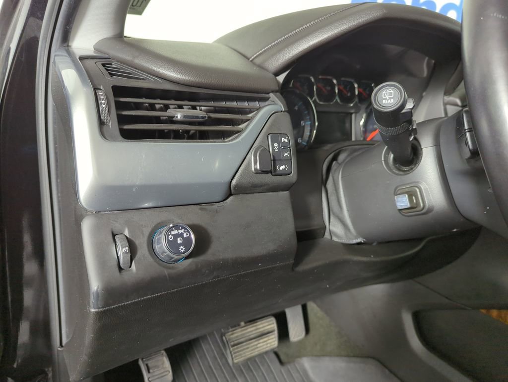 Used 2018 Chevrolet Suburban Premier image 26