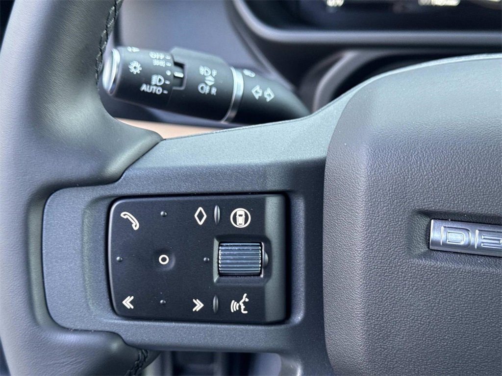 New 2026 Land Rover Defender 110 X-Dynamic SE image 28