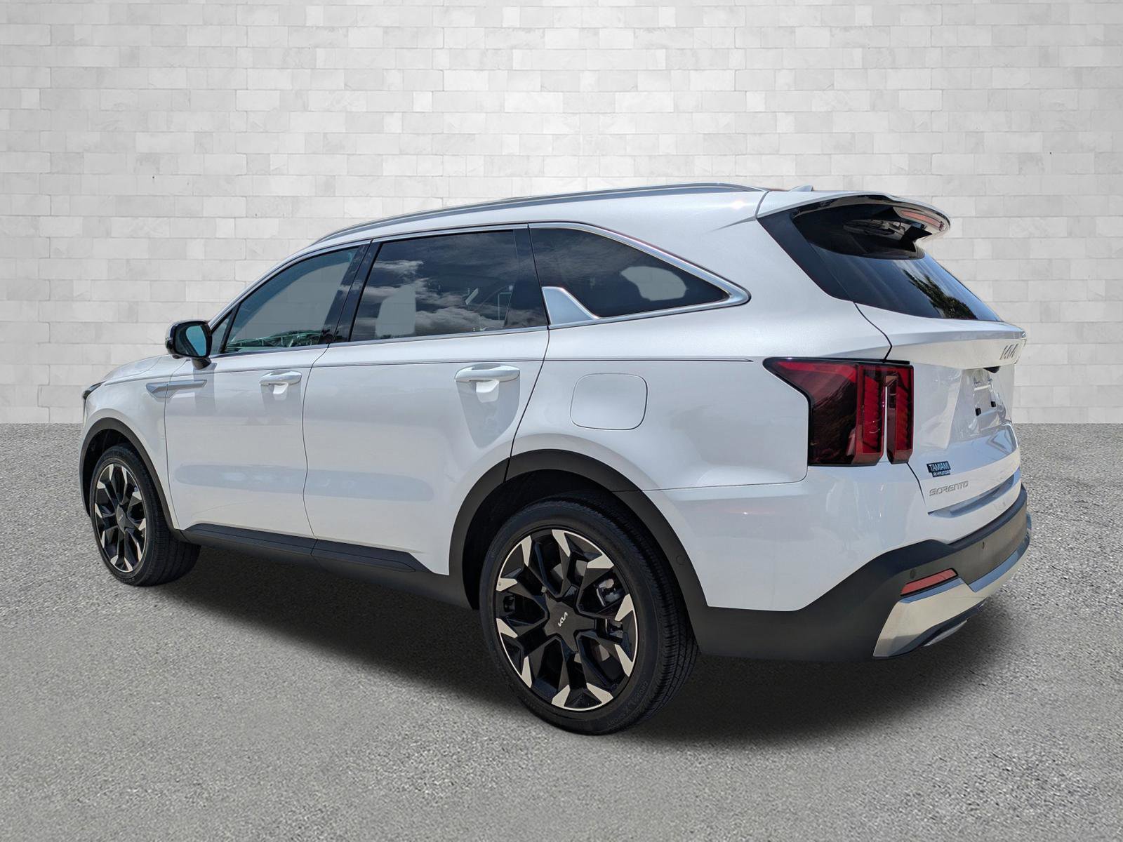 Used 2025 Kia Sorento SX FWD image 4