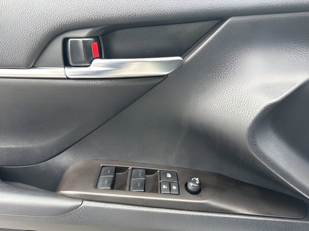 Used 2024 Toyota Camry SE image 23