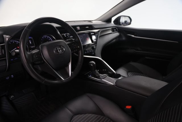 Used 2020 Toyota Camry SE FWD image 17