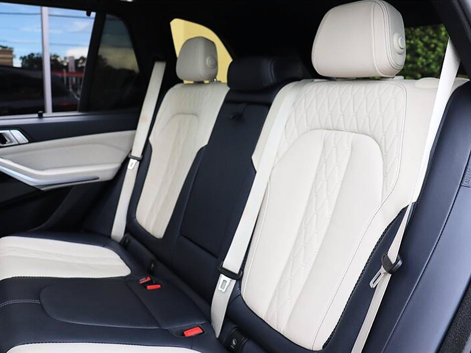 Used 2020 BMW X5 M50i w/ Executive Package AWD/4WD image 16