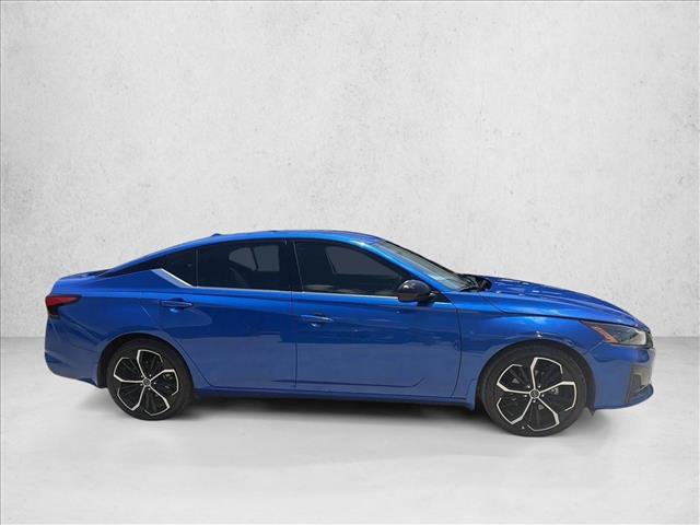 Used 2025 Nissan Altima 2.5 SR FWD image 6