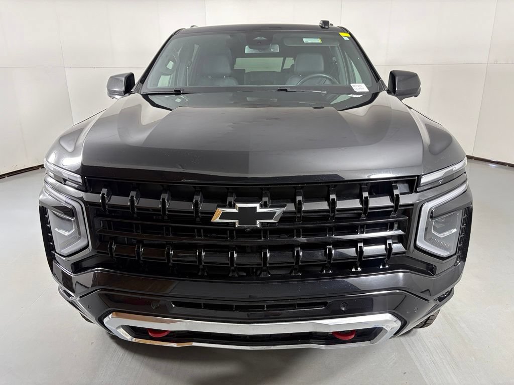 Used 2025 Chevrolet Suburban Z71 AWD/4WD image 3
