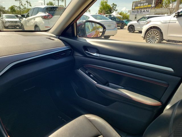 Certified 2023 Nissan Altima 2.5 SR FWD image 19