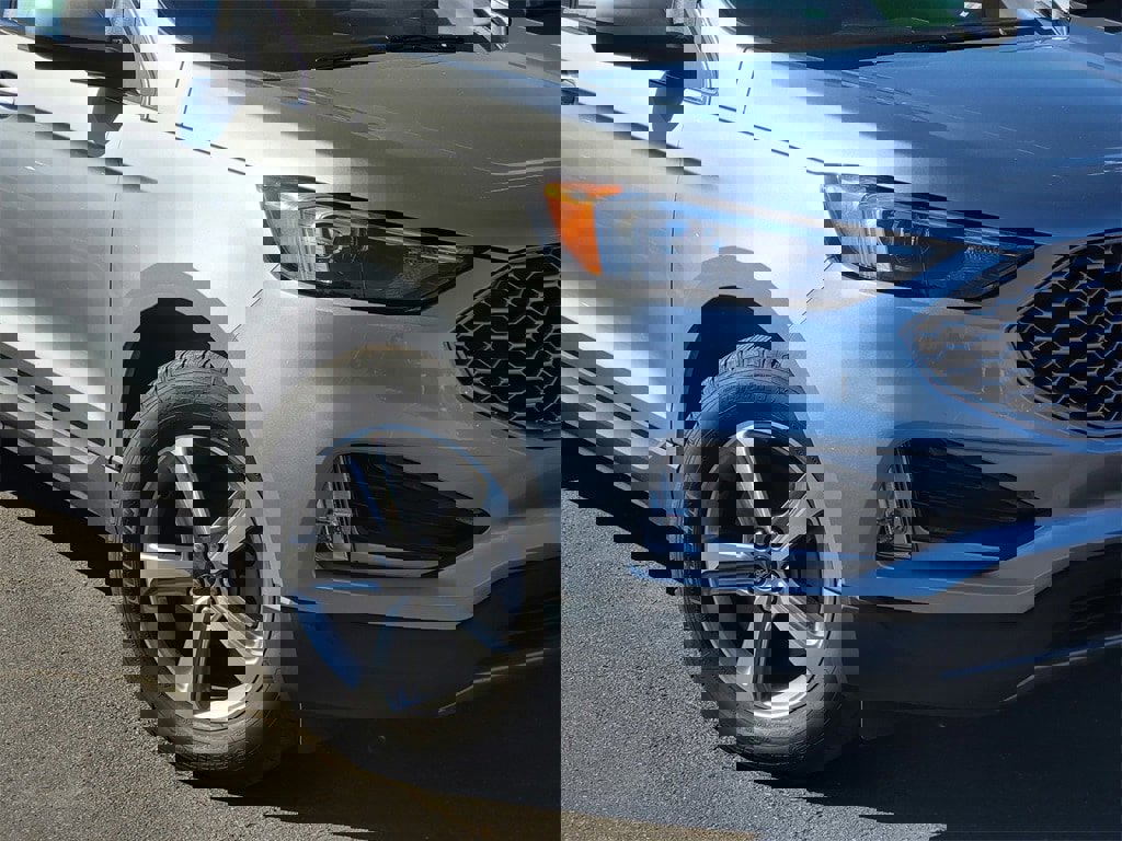 Used 2023 Ford Edge SEL w/ Convenience Package image 3