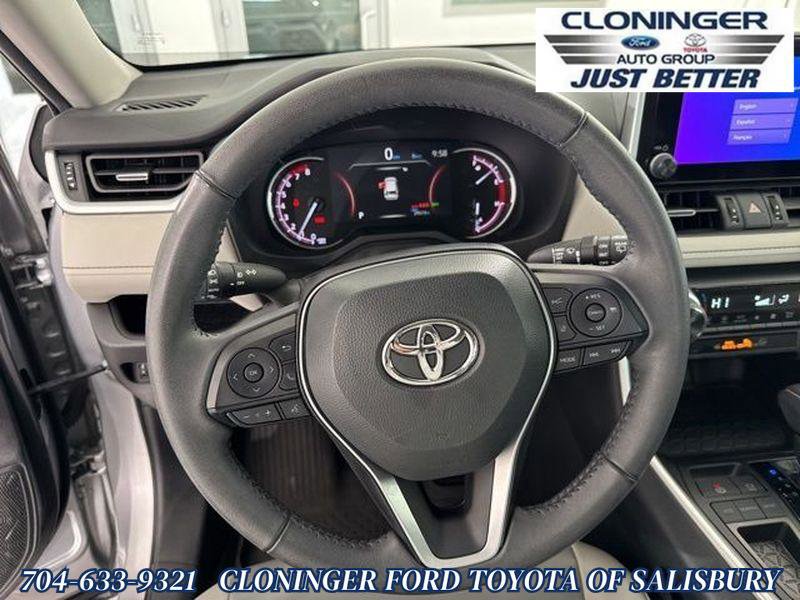 Used 2023 Toyota RAV4 XLE Premium image 32