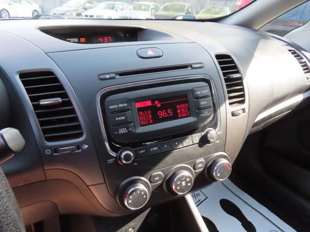 Used 2017 Kia Forte LX image 20