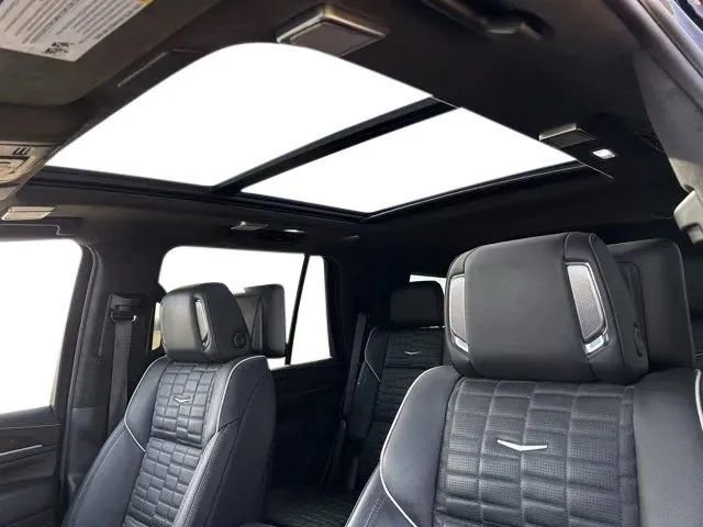 Used 2024 Cadillac Escalade Premium Luxury Platinum image 33