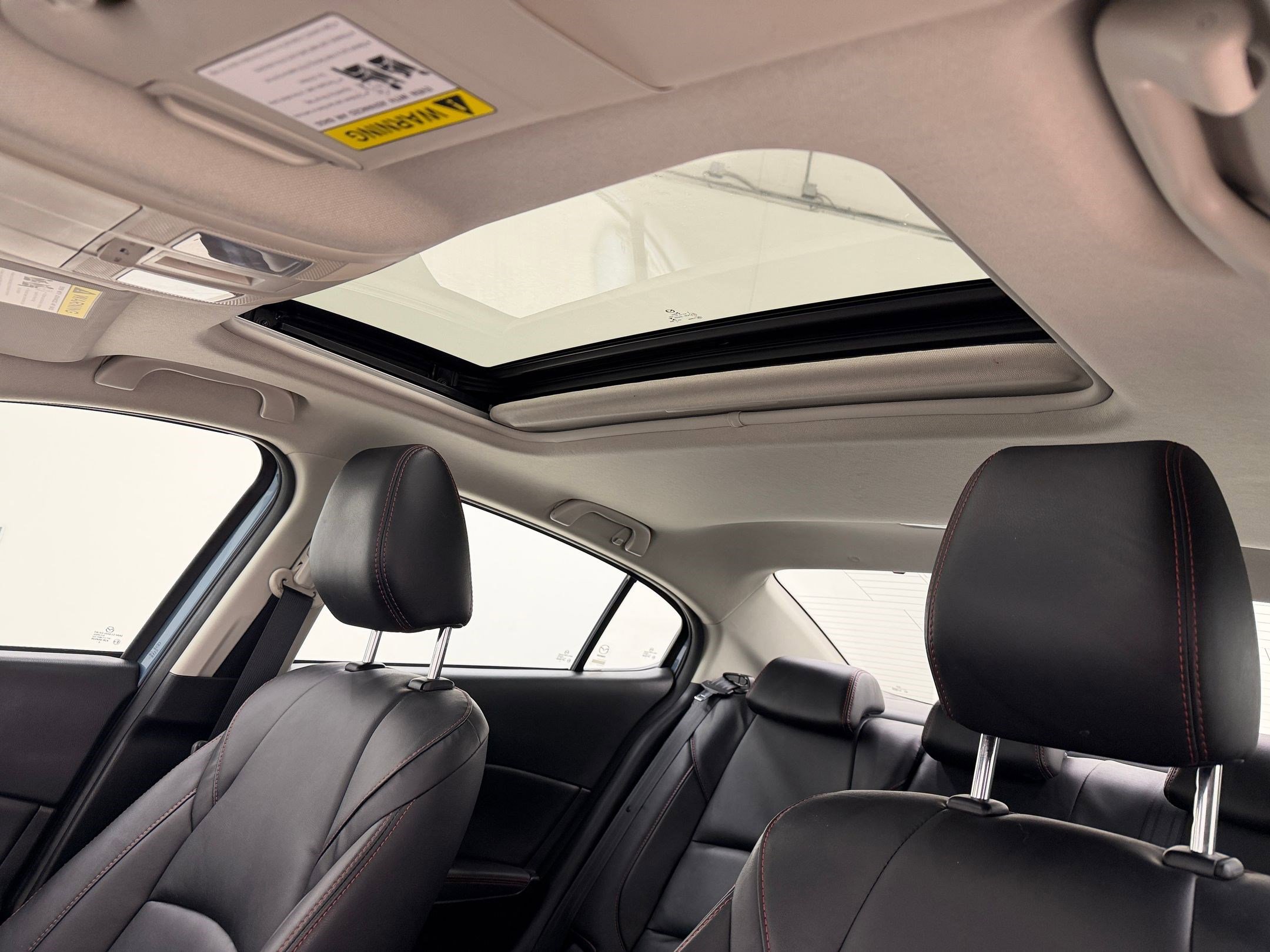 Used 2015 MAZDA MAZDA3 i Grand Touring image 15