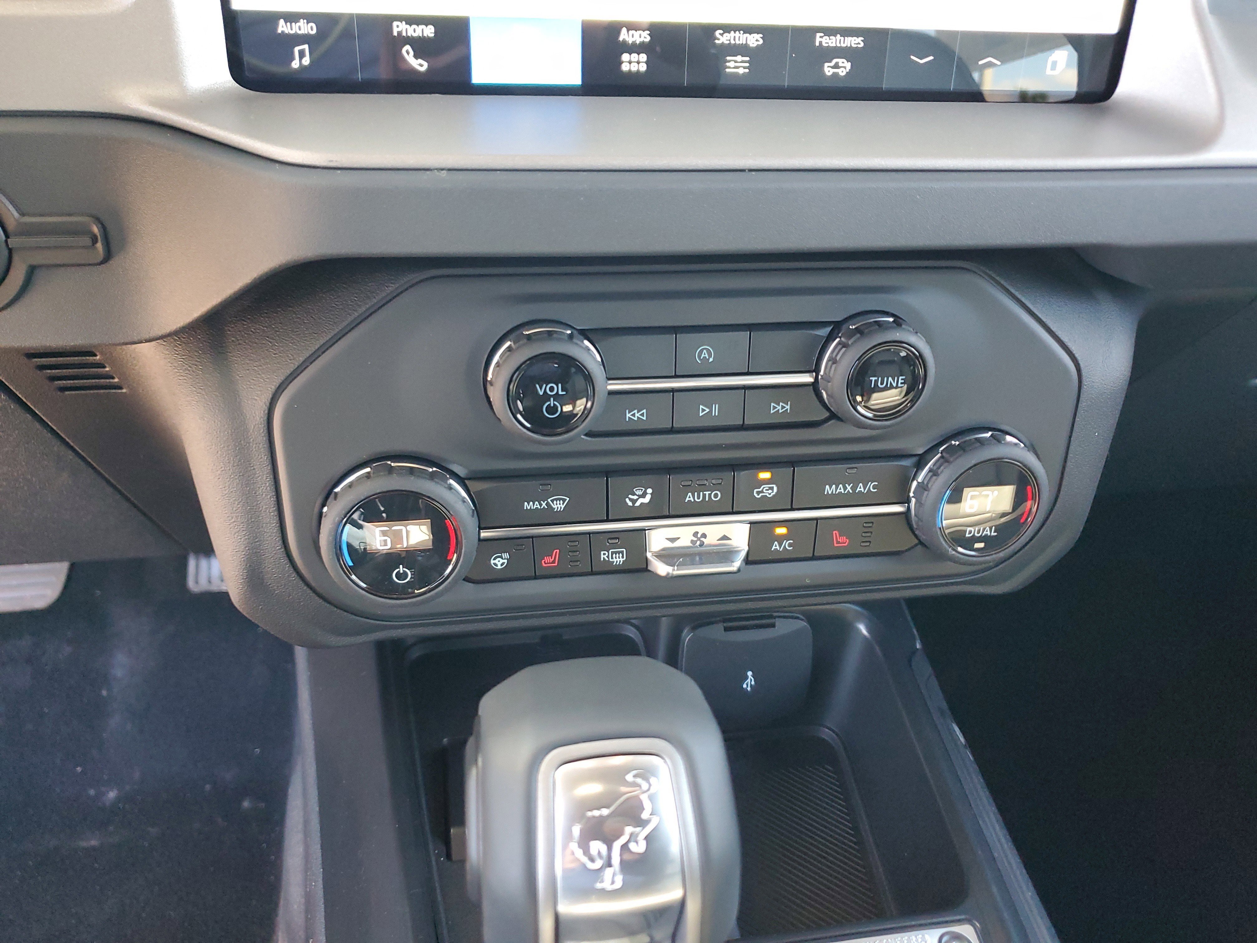 New 2026 Ford Bronco Outer Banks w/ Black Appearance Package image 16