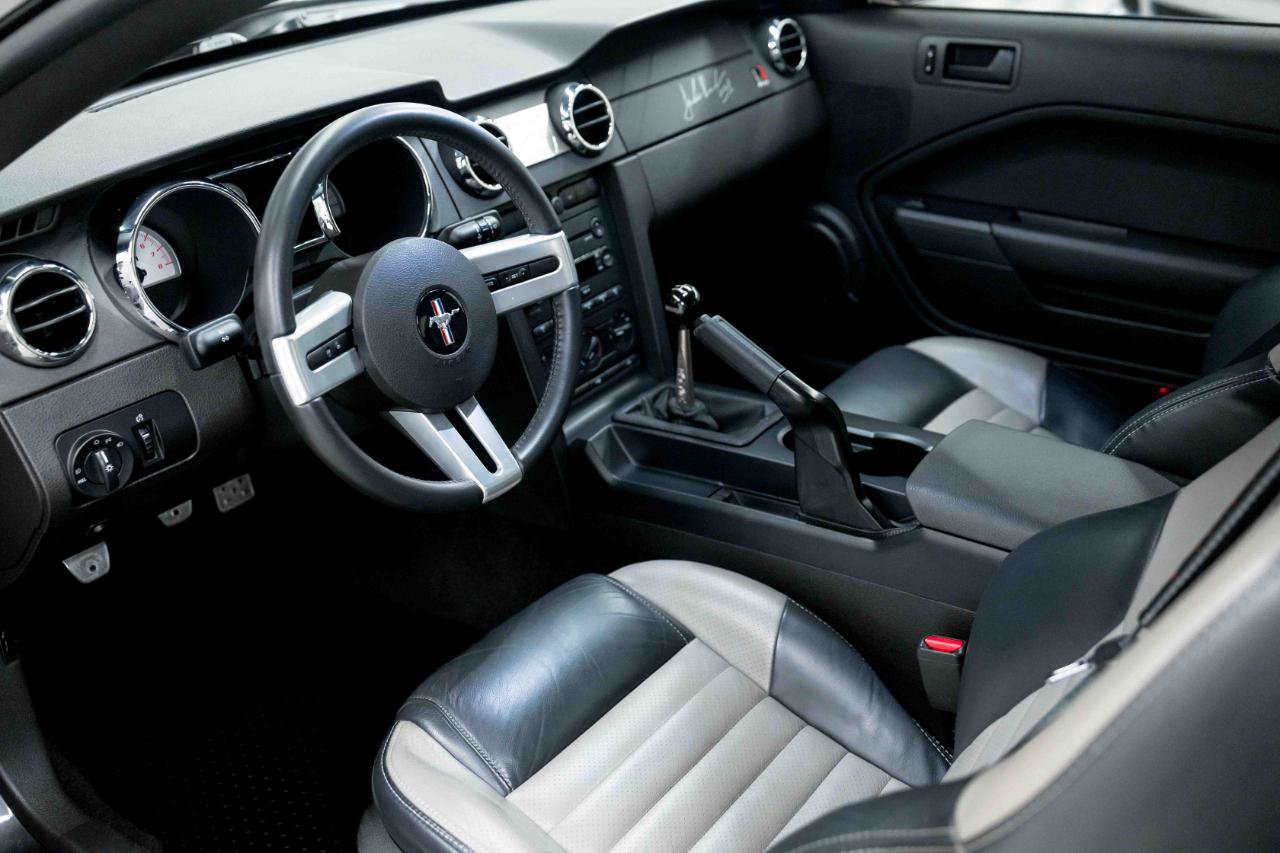 Used 2007 Ford Mustang GT RWD image 2