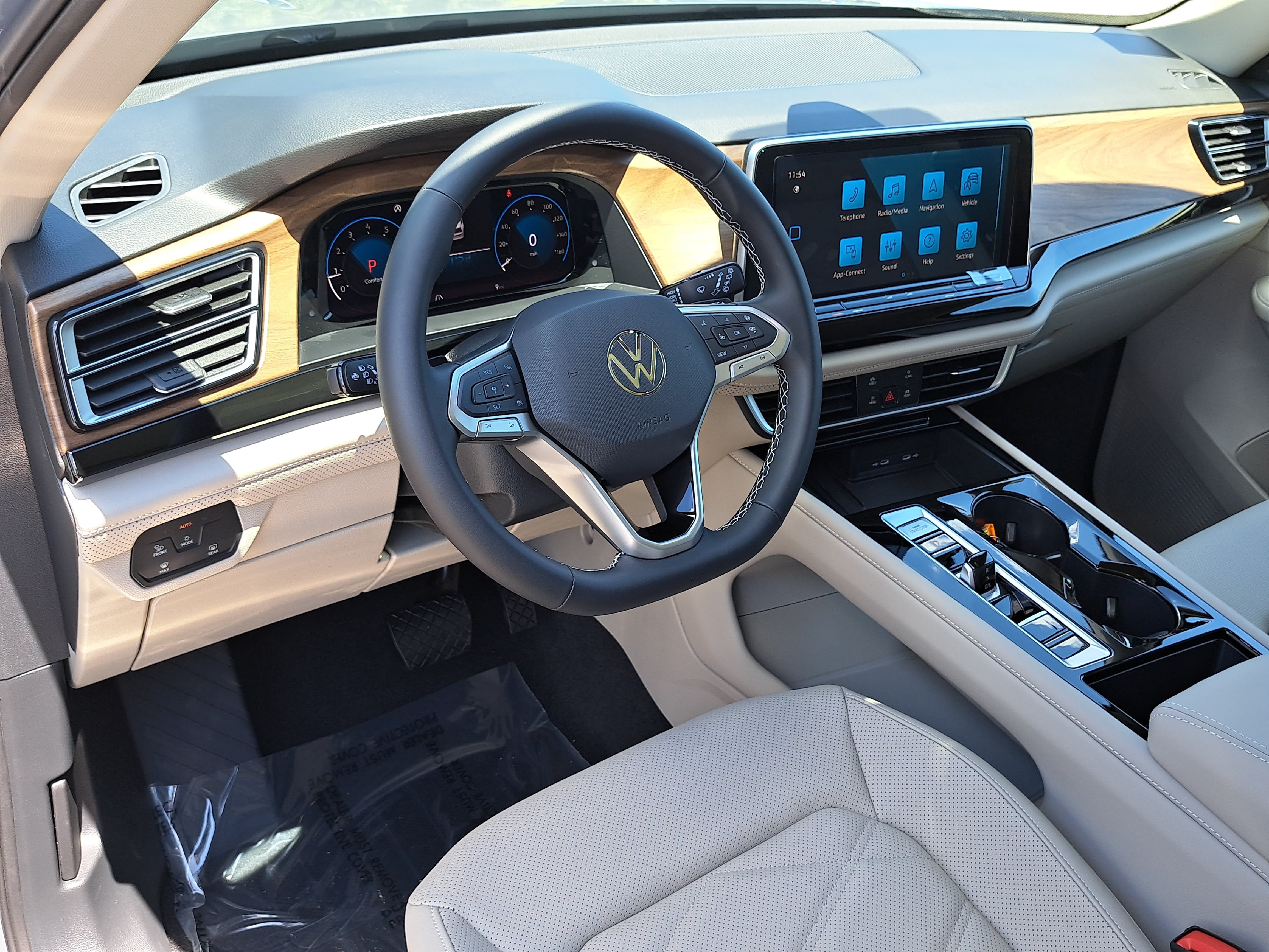 New 2026 Volkswagen Atlas SE FWD image 17