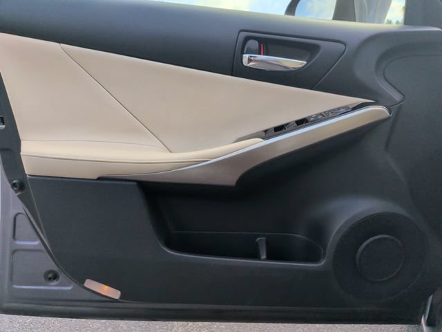 Used 2015 Lexus IS 250 RWD image 12
