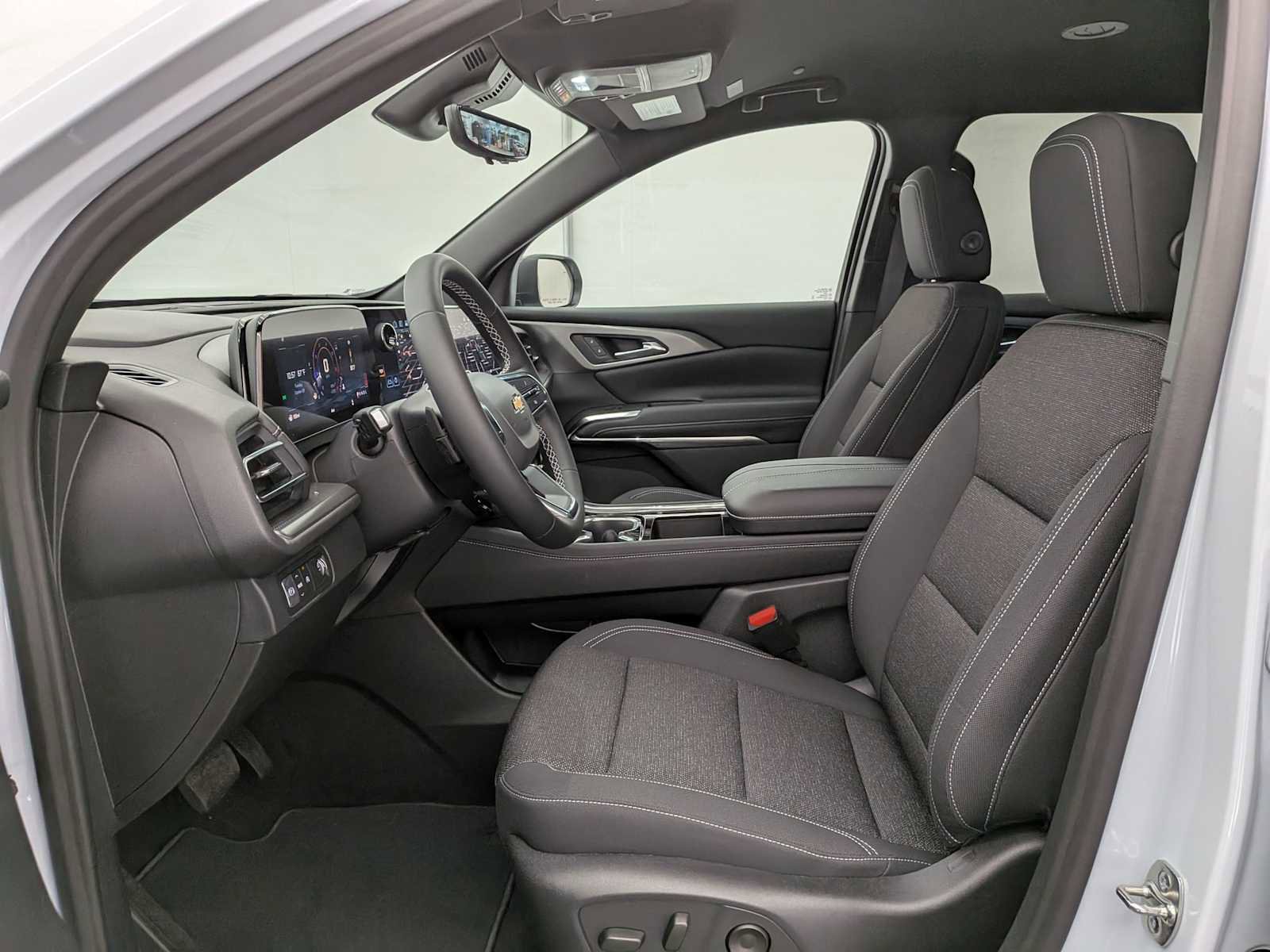 New 2026 Chevrolet Traverse LT w/ Driver Confidence Package image 16