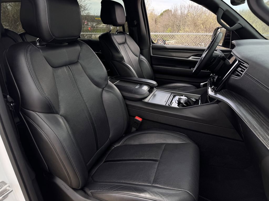 Used 2024 Jeep Wagoneer Series II w/ Flexible Seating Group image 26