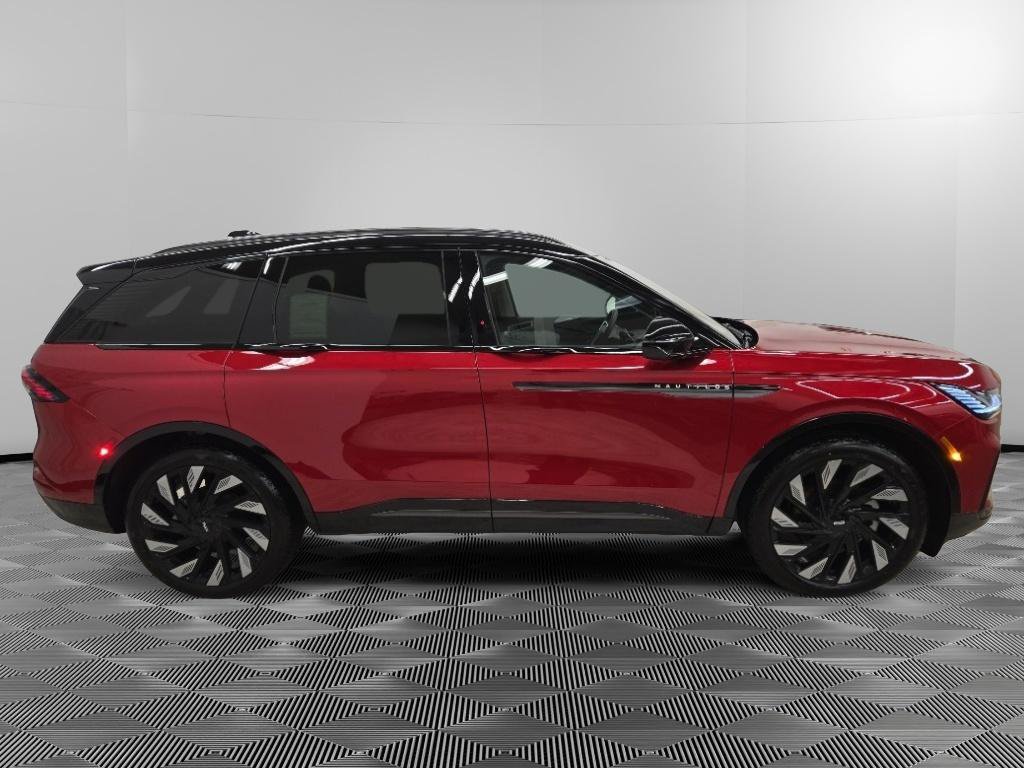 New 2026 Lincoln Nautilus Reserve w/ Jet Appearance Package AWD/4WD image 7