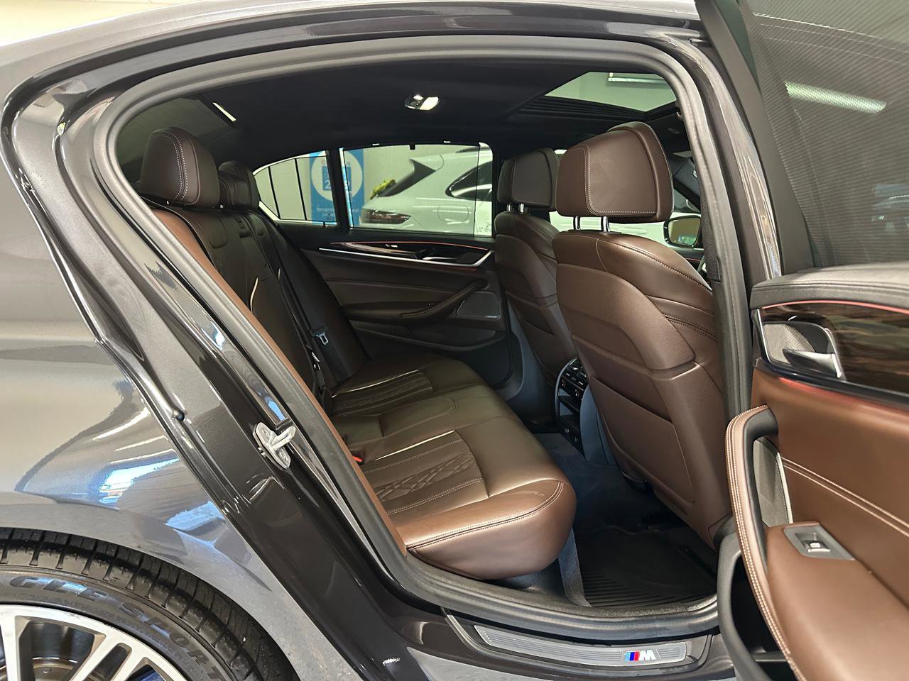 Used 2018 BMW M550i xDrive AWD/4WD image 33