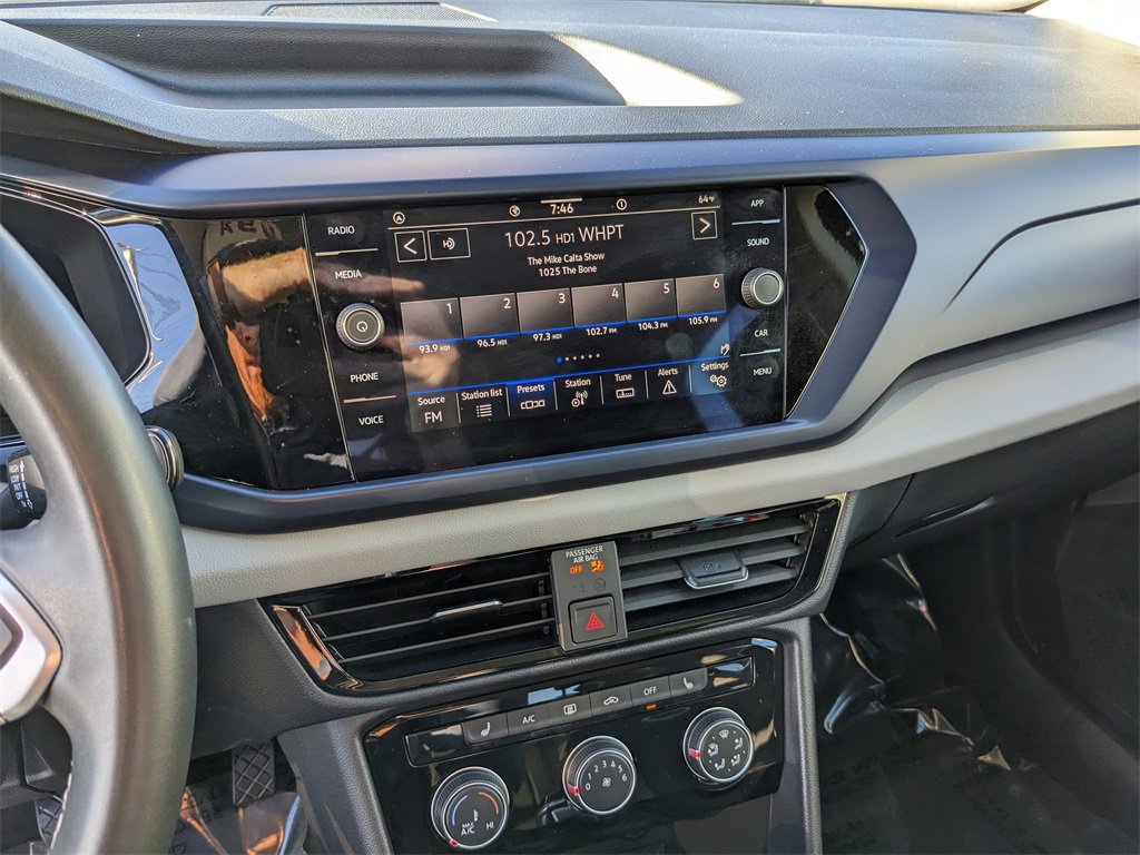 Certified 2023 Volkswagen Taos SE w/ Black Wheel Package image 23