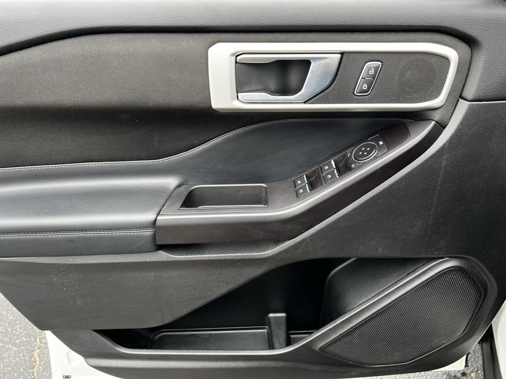 Used 2020 Ford Explorer XLT image 12