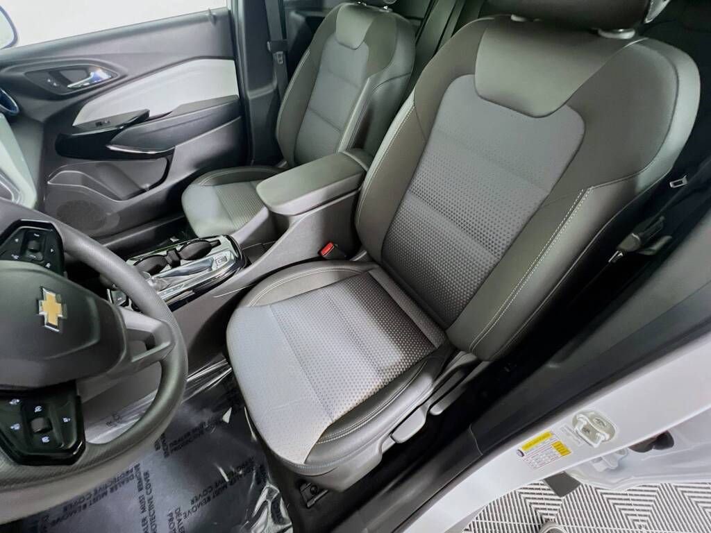 Certified 2025 Chevrolet Trax LT image 15
