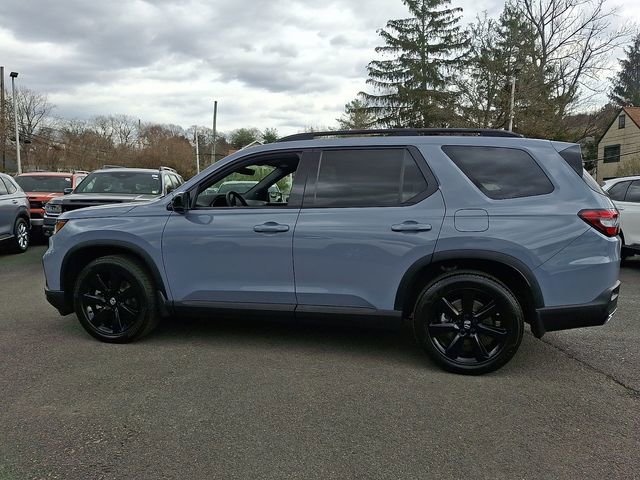 Certified 2025 Honda Pilot Black Edition image 7