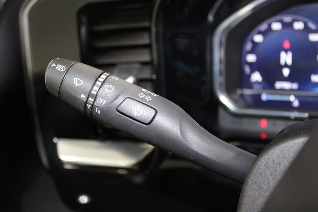 Used 2025 Chevrolet Silverado 1500 LT image 38