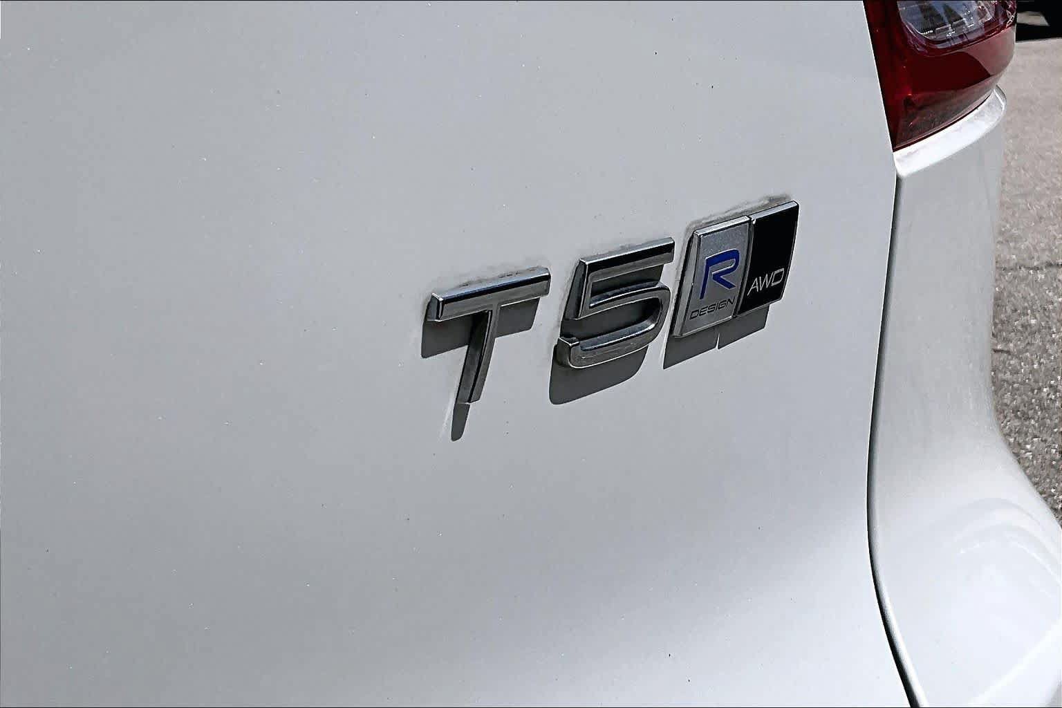 Used 2019 Volvo XC40 AWD T5 image 10