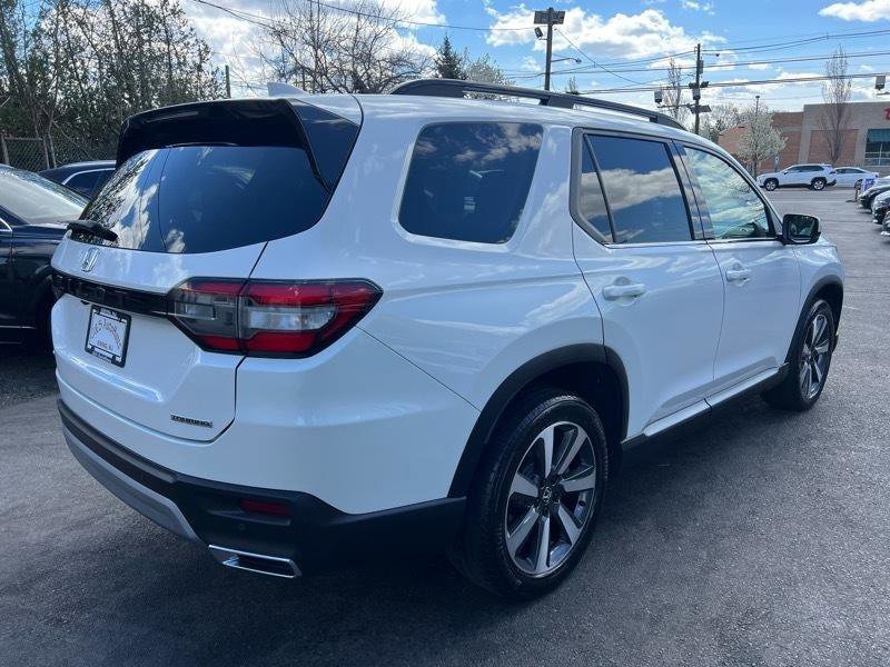 Used 2024 Honda Pilot Touring image 6