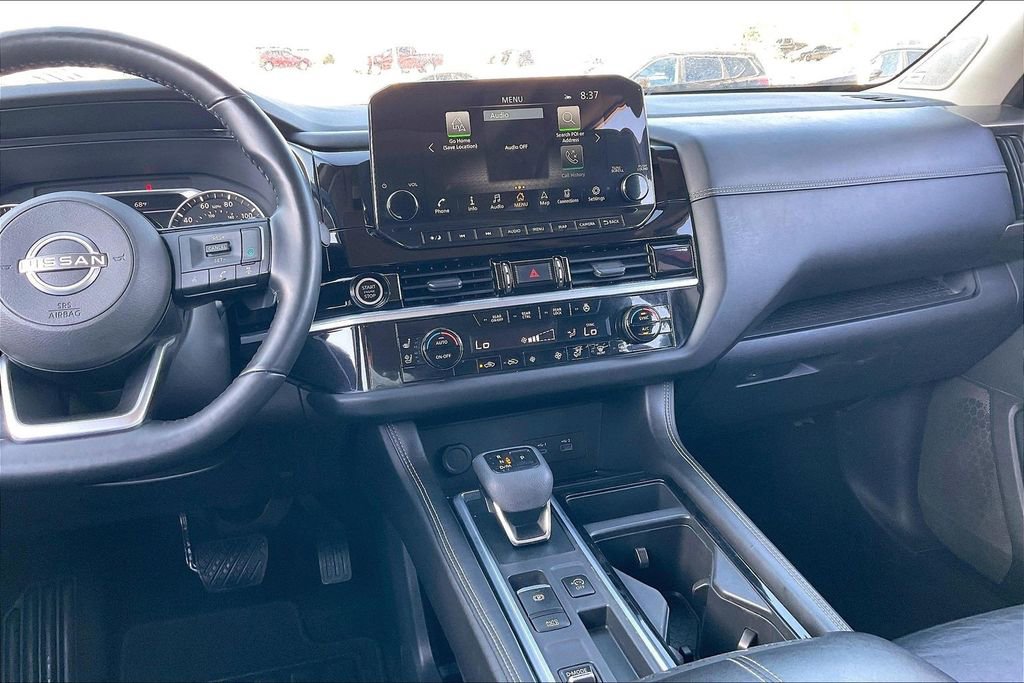 Used 2022 Nissan Pathfinder Platinum w/ Cargo Package FWD image 6