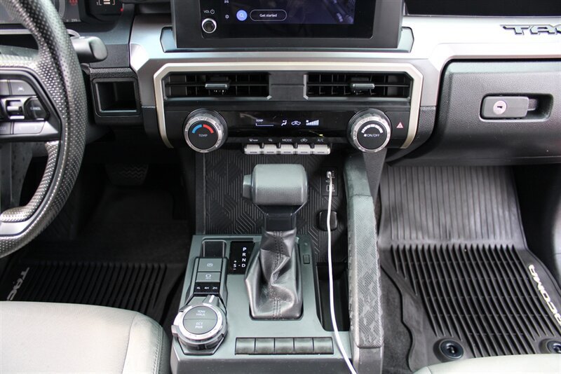 Used 2024 Toyota Tacoma SR5 AWD/4WD image 19
