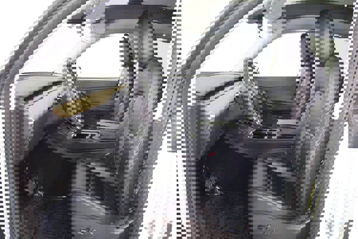 Used 2021 Tesla Model Y Long Range image 13