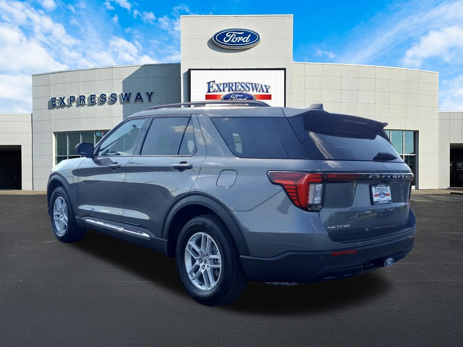 New 2025 Ford Explorer Active image 8