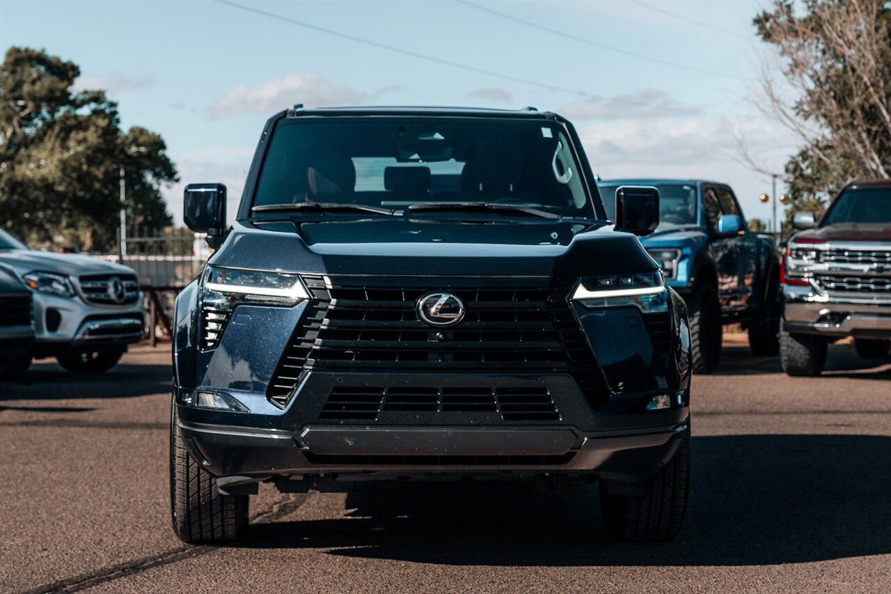 Used 2024 Lexus GX 550 w/ Cold Area Package AWD/4WD image 2