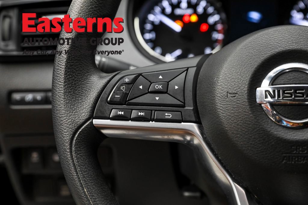 Used 2020 Nissan Rogue Sport S image 30