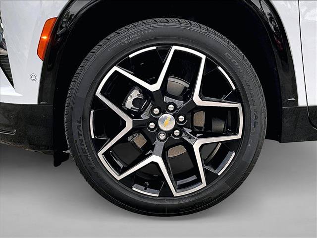 Used 2026 Chevrolet Traverse High Country FWD image 10