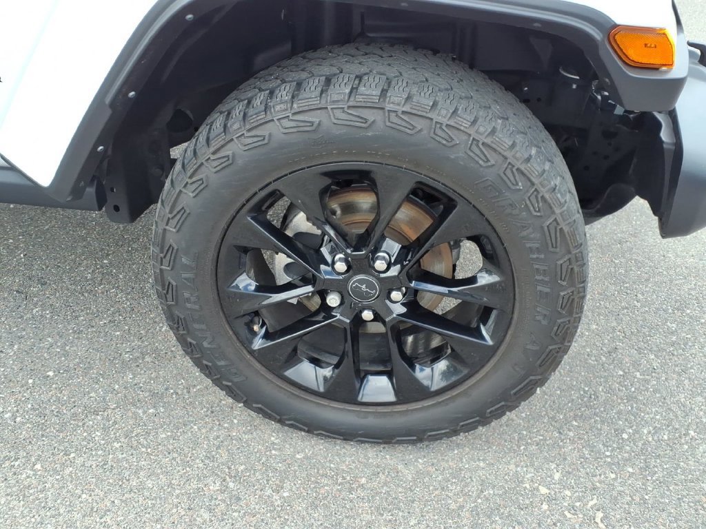 Used 2025 Jeep Gladiator Sport AWD/4WD image 9