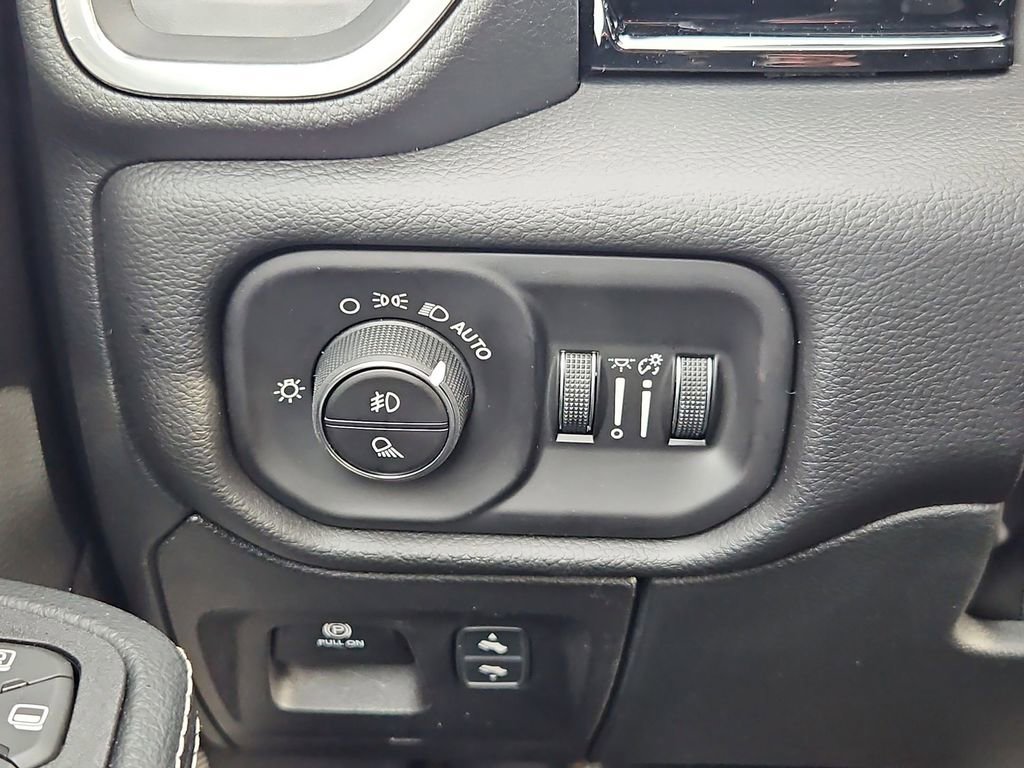 New 2026 RAM 1500 Laramie w/ Night Edition AWD/4WD image 18