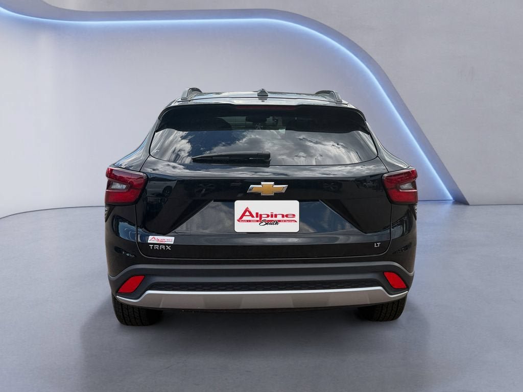 Certified 2025 Chevrolet Trax LT w/ LT Convenience Package FWD image 4