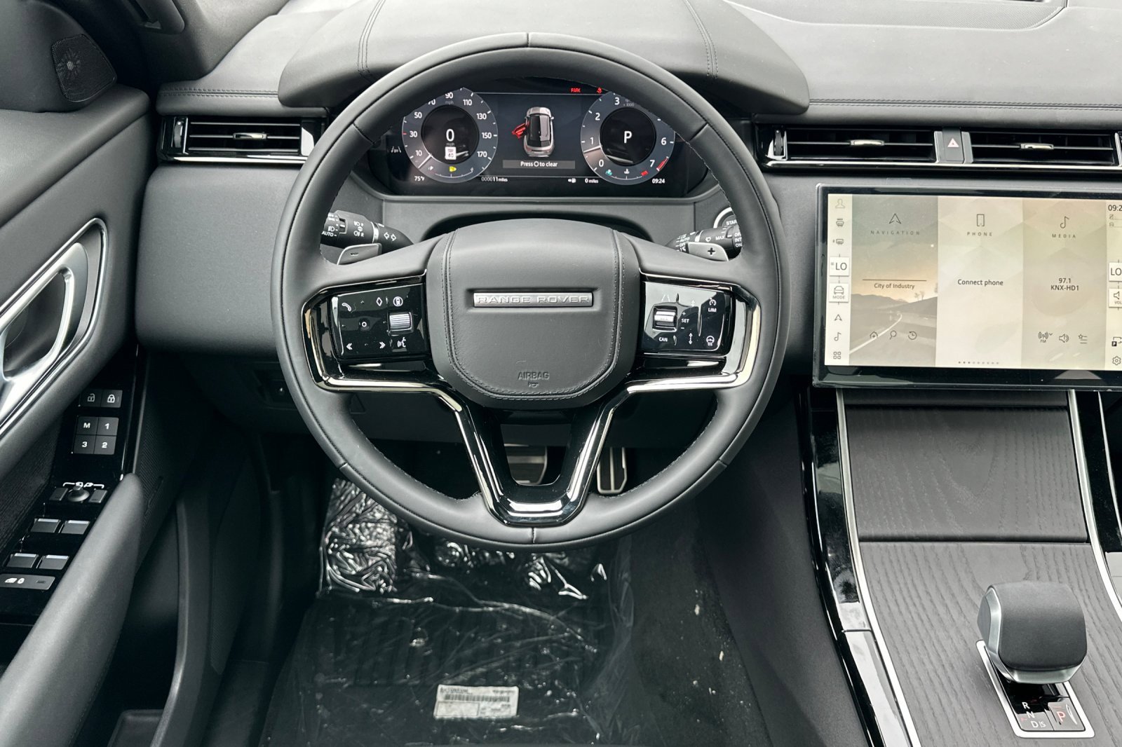 New 2026 Land Rover Range Rover Velar Dynamic SE image 15