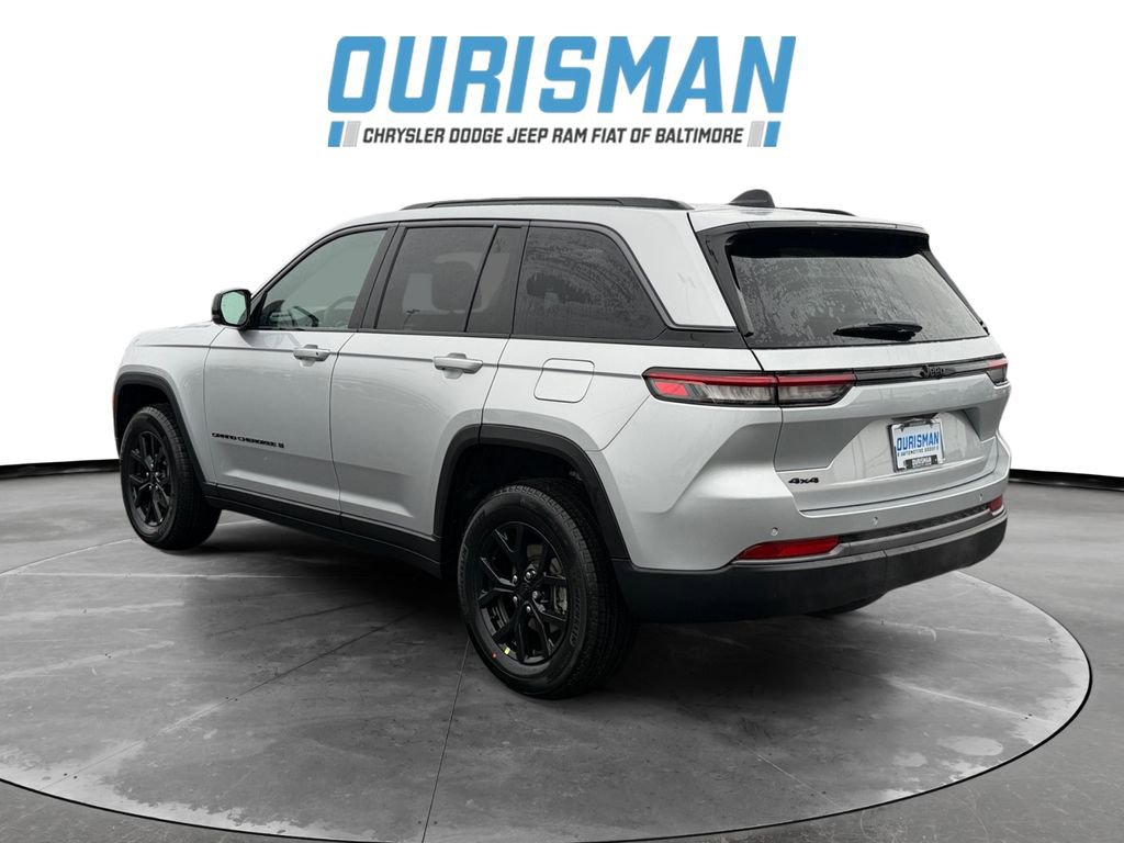 New 2026 Jeep Grand Cherokee Laredo image 4