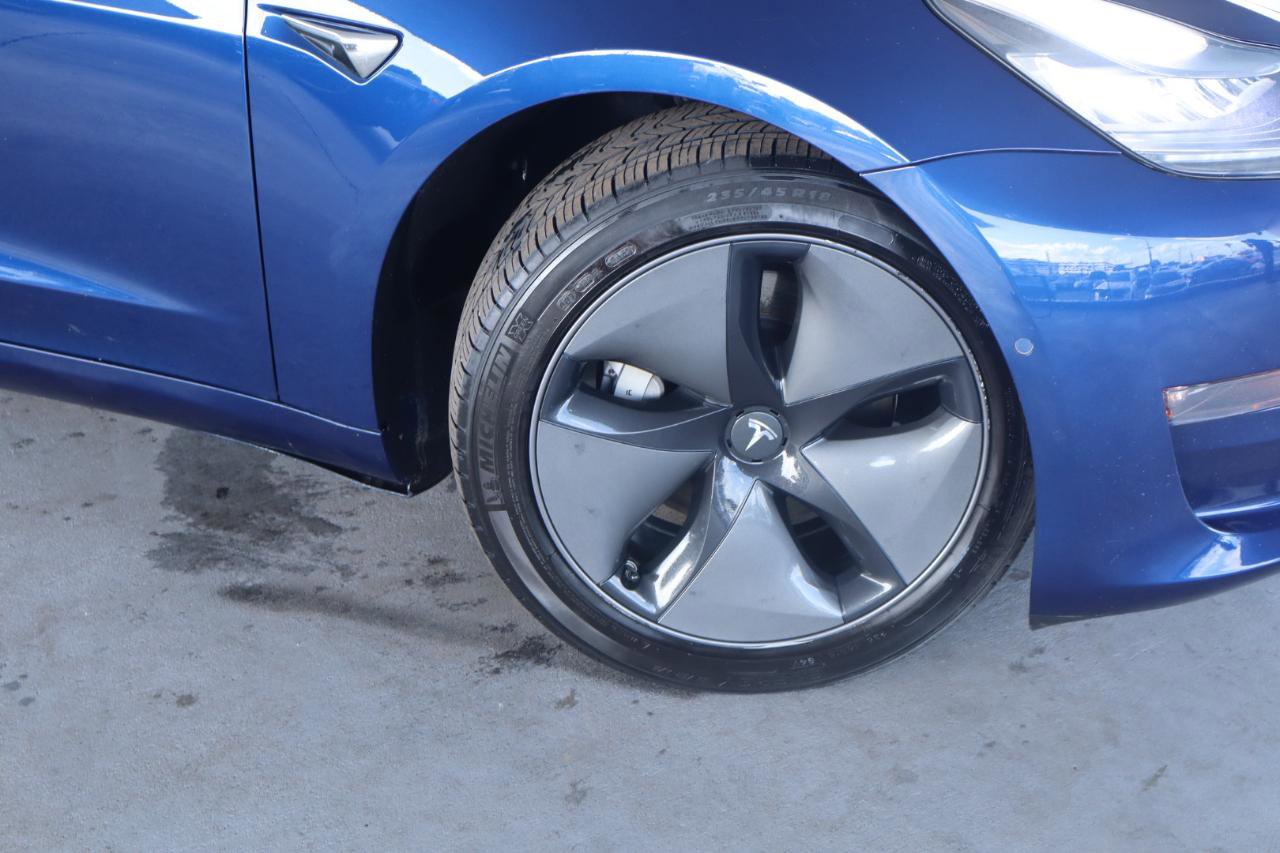 Used 2019 Tesla Model 3 Mid Range image 3