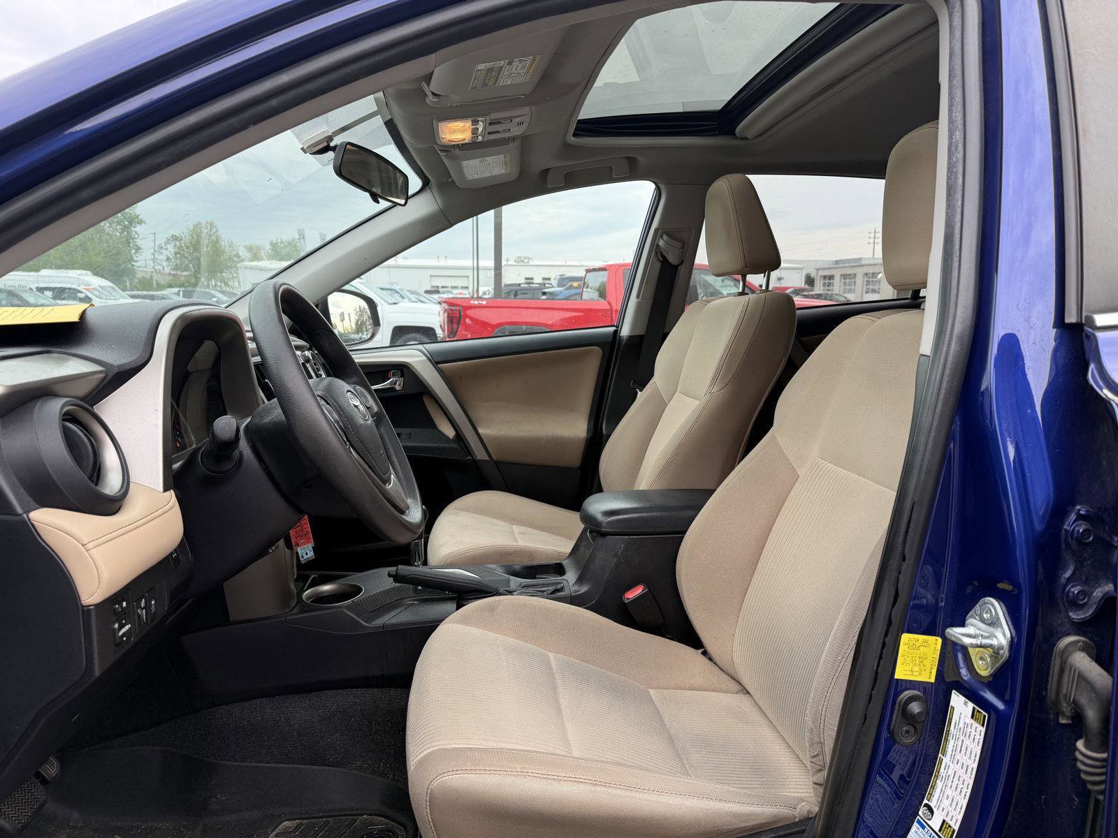 Used 2015 Toyota RAV4 XLE AWD/4WD image 9