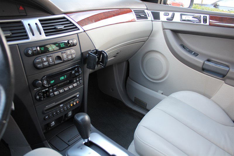 Used 2005 Chrysler Pacifica Touring image 13