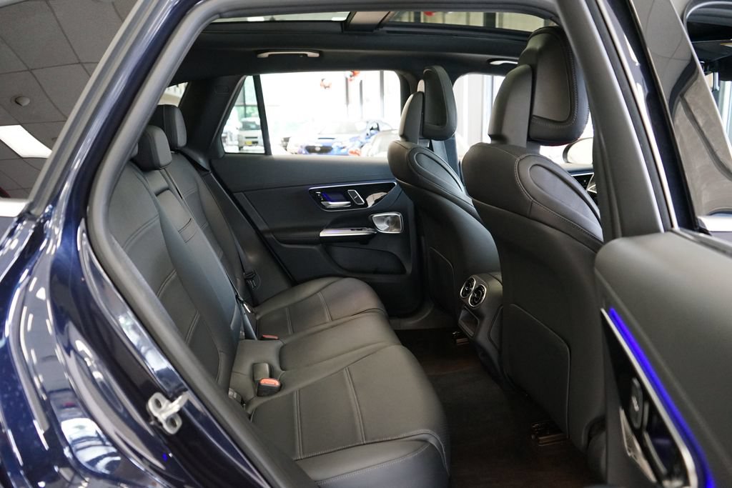Used 2024 Mercedes-Benz GLC 300 4MATIC image 13