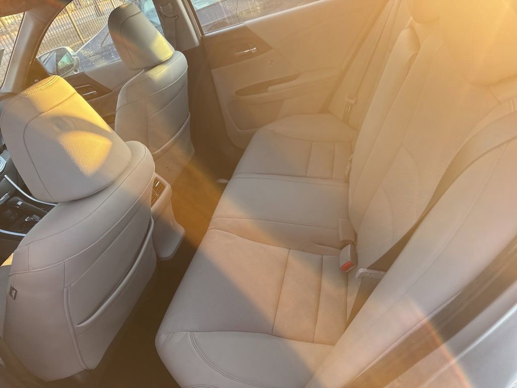 Used 2015 Honda Accord EX-L image 10