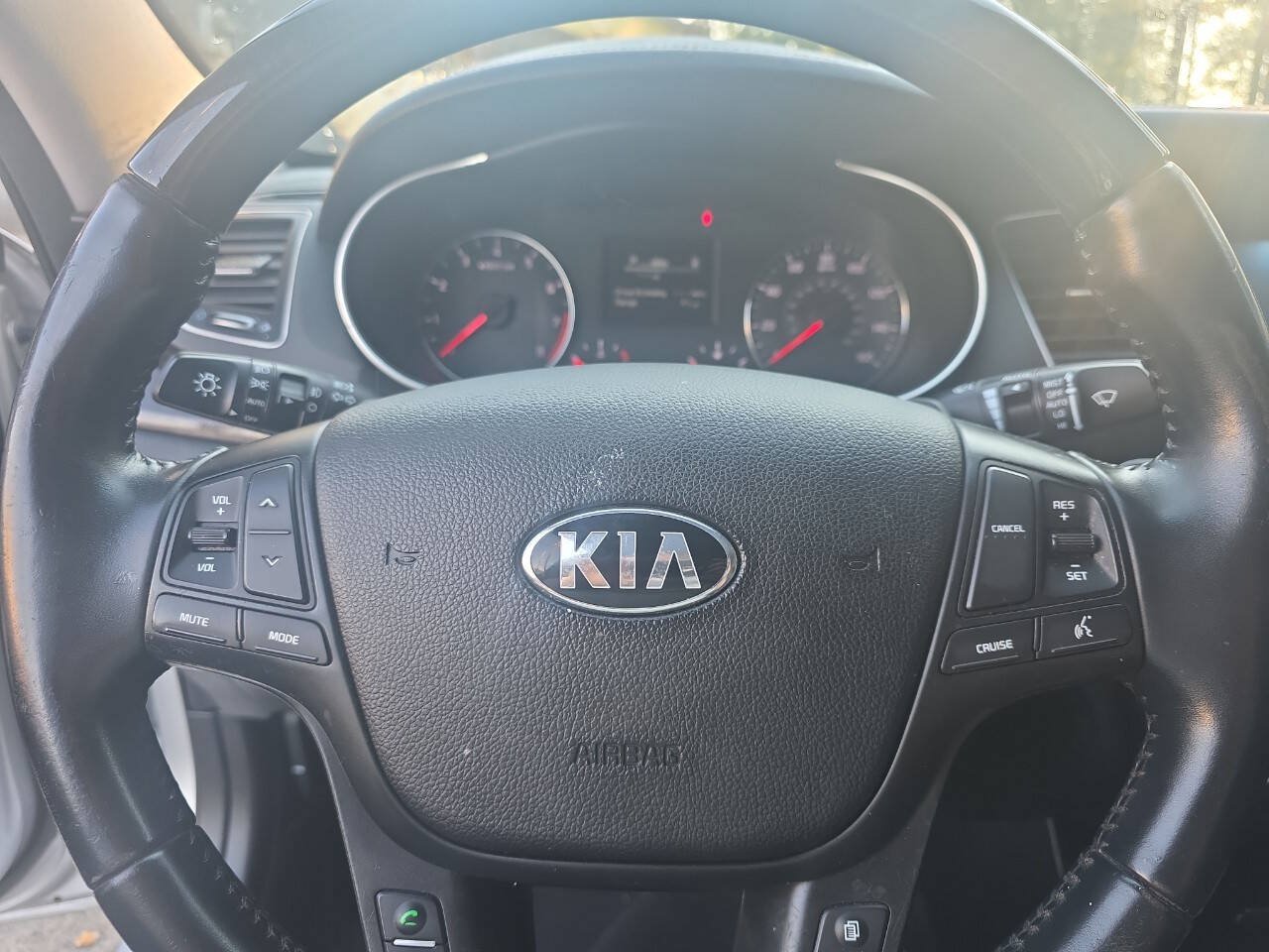 Used 2016 Kia Cadenza Premium FWD image 11