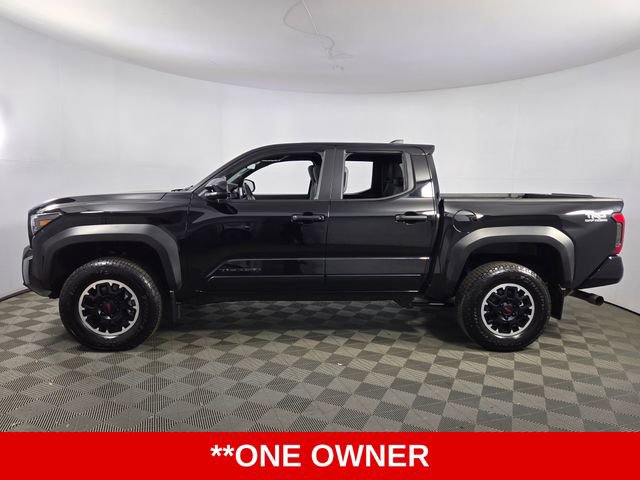 Used 2024 Toyota Tacoma TRD Off-Road AWD/4WD image 5