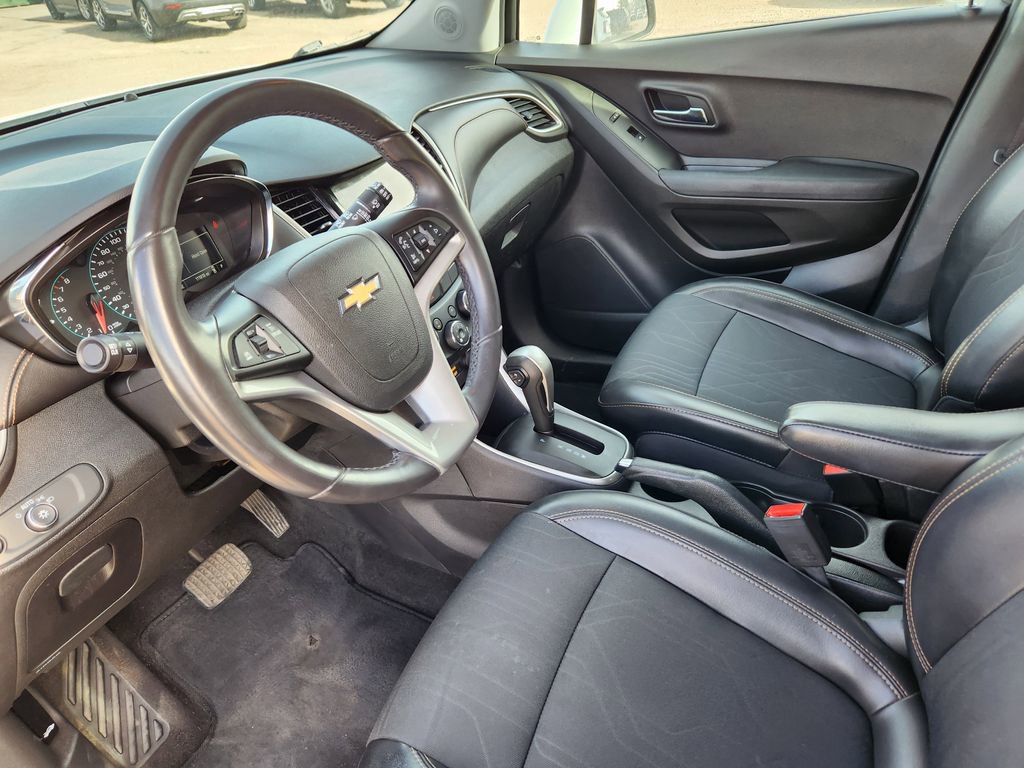 Used 2018 Chevrolet Trax LT w/ LT Convenience Package image 7